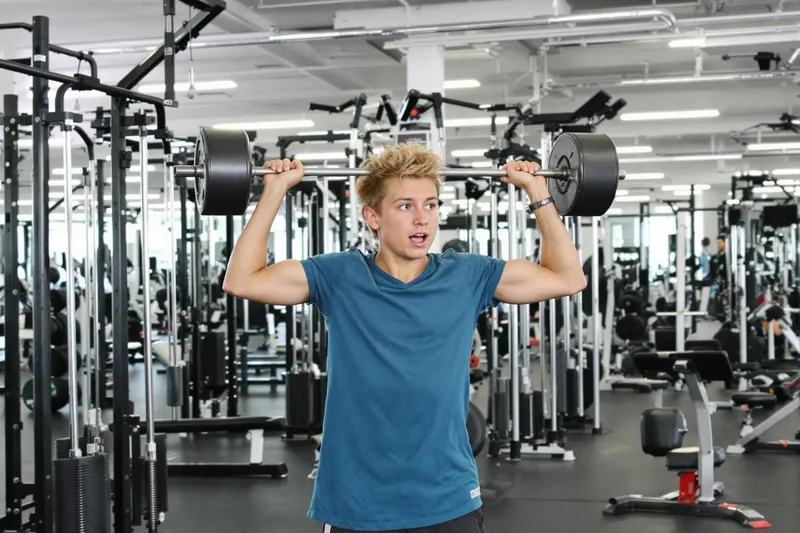 À quel âge peut-on aller à la salle de sport ?