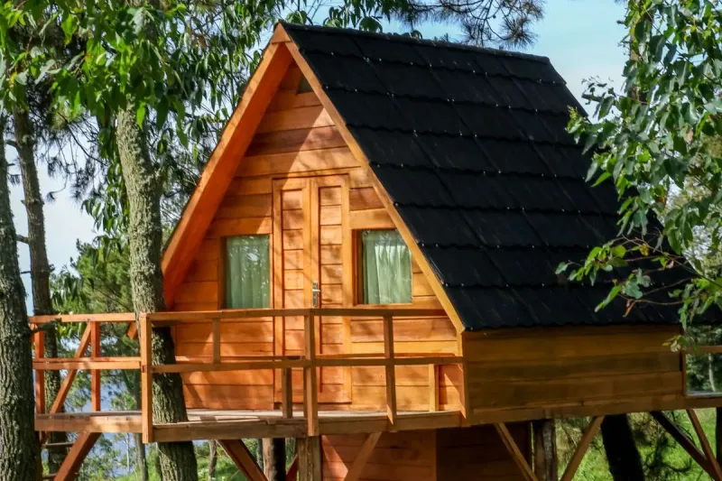 Dormir dans une cabane dans les arbres en Occitanie
