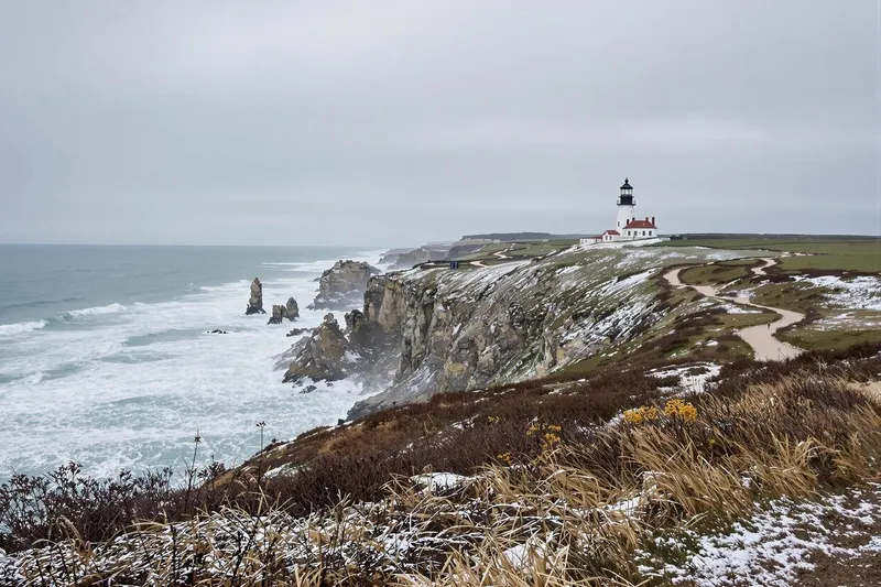 Découvrir le Cotentin en hiver : 446 km de trésors côtiers pour les randonneurs