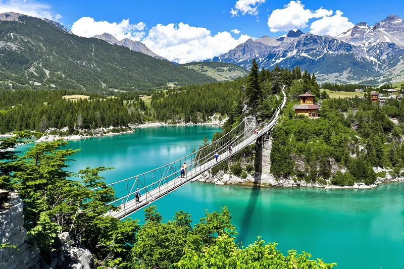 Départ rando passerelle himalayenne de l'Ébron