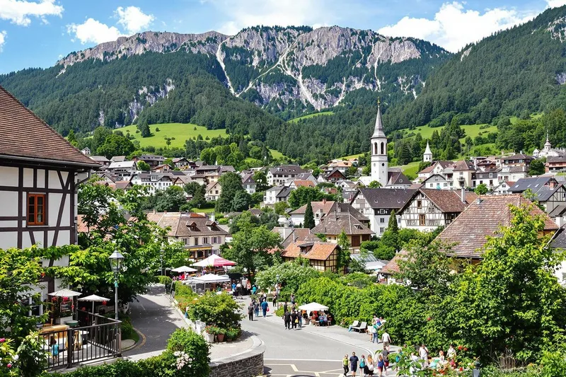 Un cadre de vie idyllique en Haute-Savoie : pourquoi ce petit village séduit les acheteurs immobiliers en quête de sérénité ?